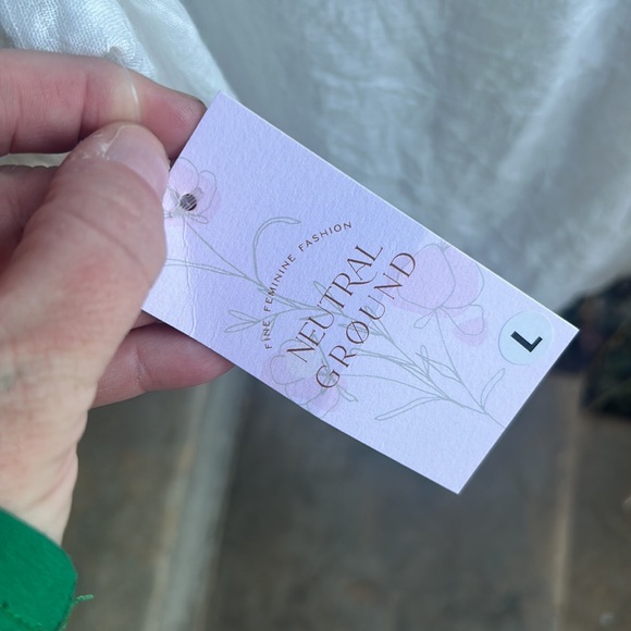 NEUTRAL GROUND Women’s L Oversized Cotton/Poly Semi Sheer White Blouse - Picture 8 of 10